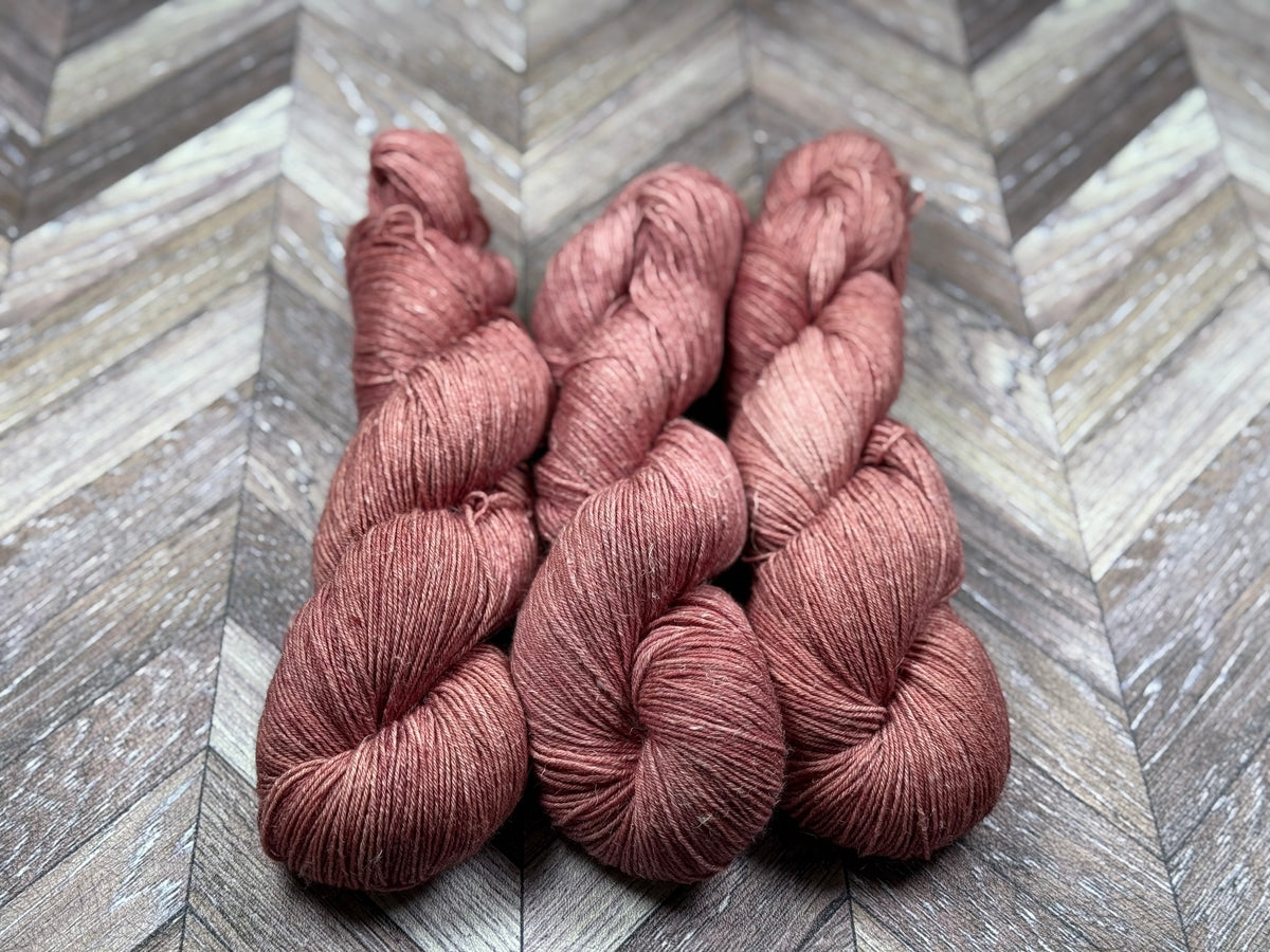 Luxlin Fingering - Low Tide Clay
