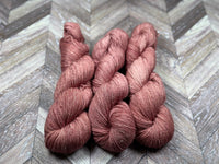 Luxlin Fingering - Low Tide Clay