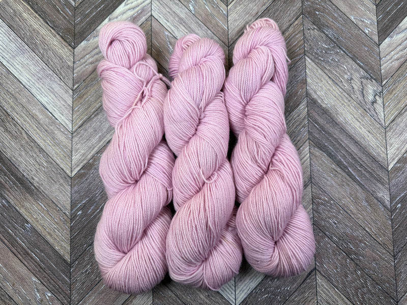 Woolstead Sport - Cottage Bloom