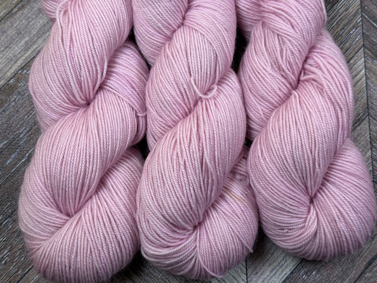 Woolstead Sport - Cottage Bloom