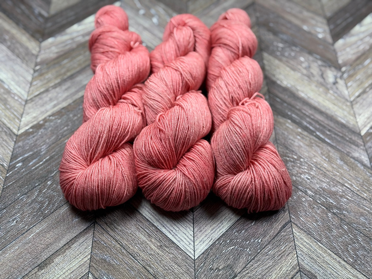 Luxlin Fingering - Coral Current
