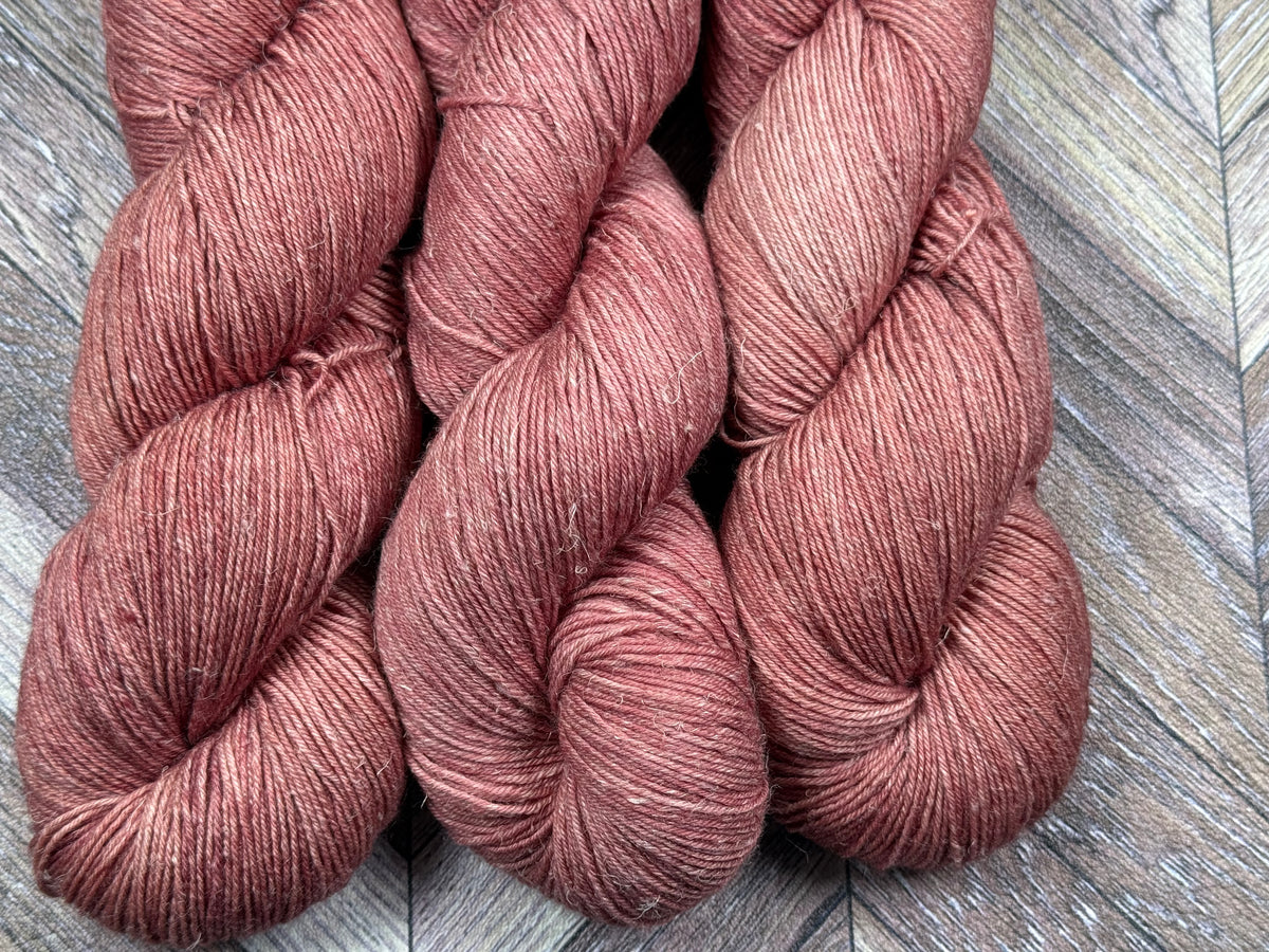 Luxlin Fingering - Low Tide Clay
