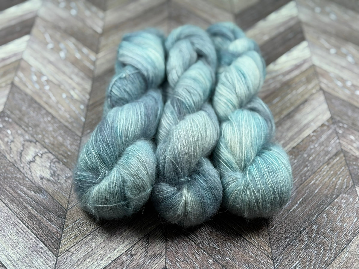 Suri Silk Fluff - Ice Tray