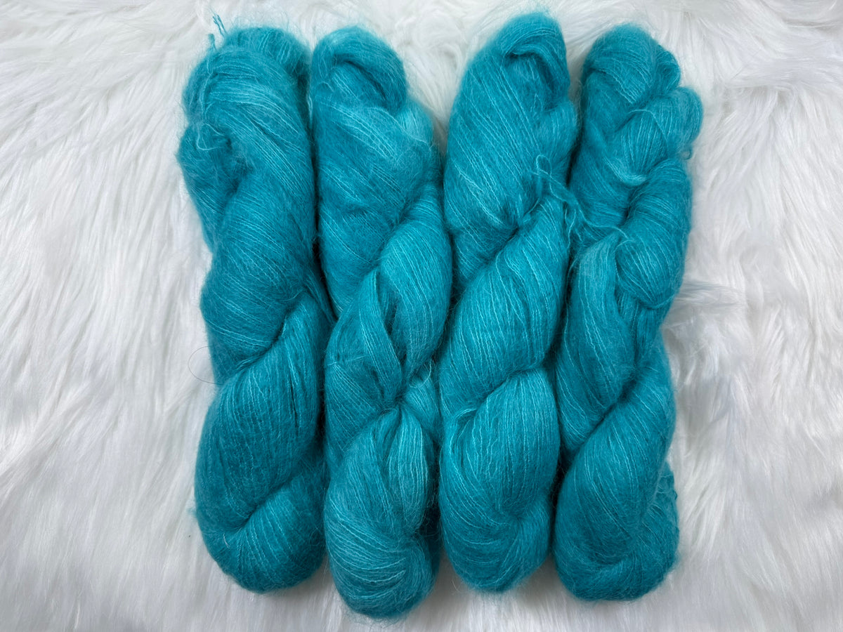 Suri Silk Fluff - Lagoon Whisper 4